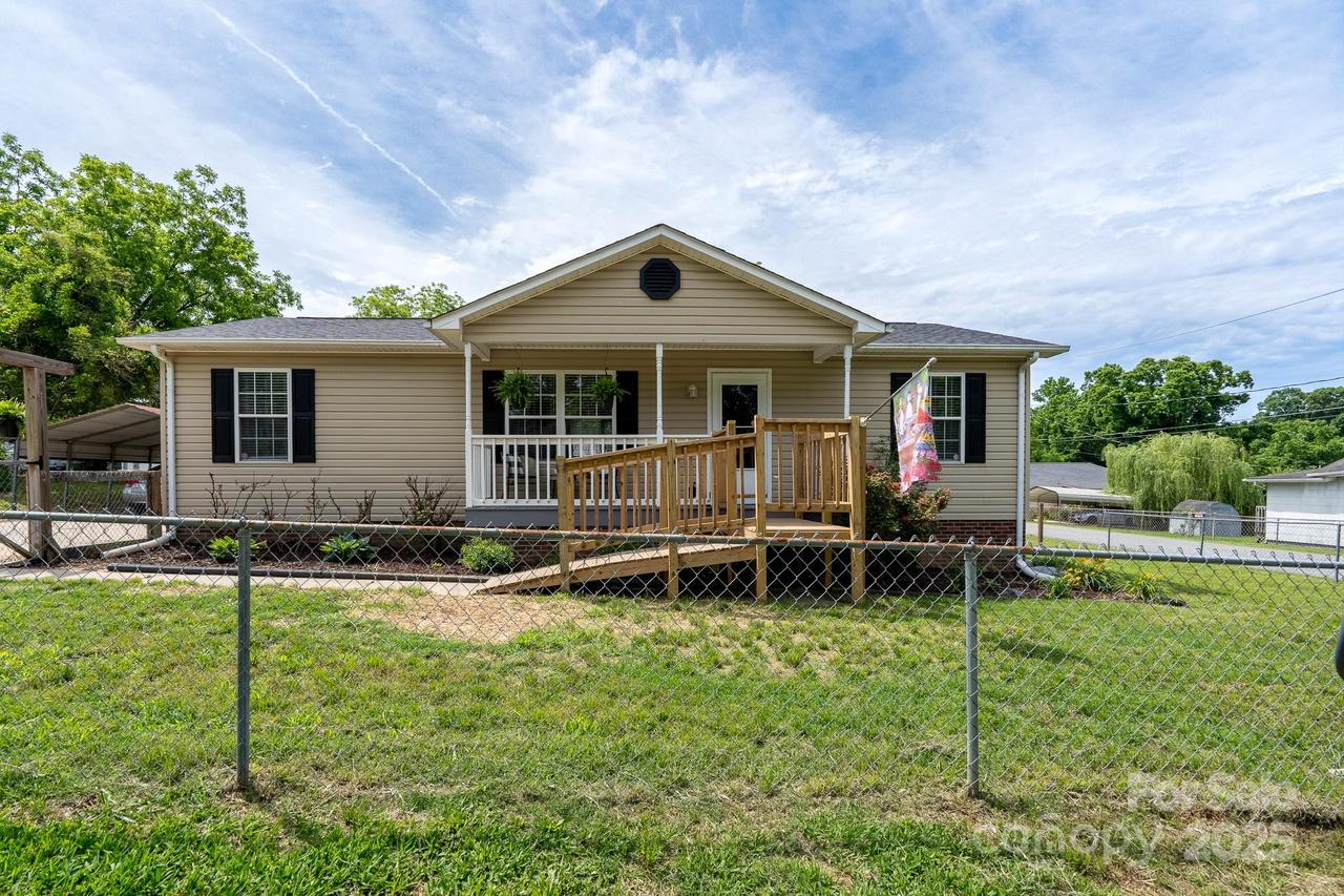 907 Bethpage Rd., Kannapolis, NC 28081