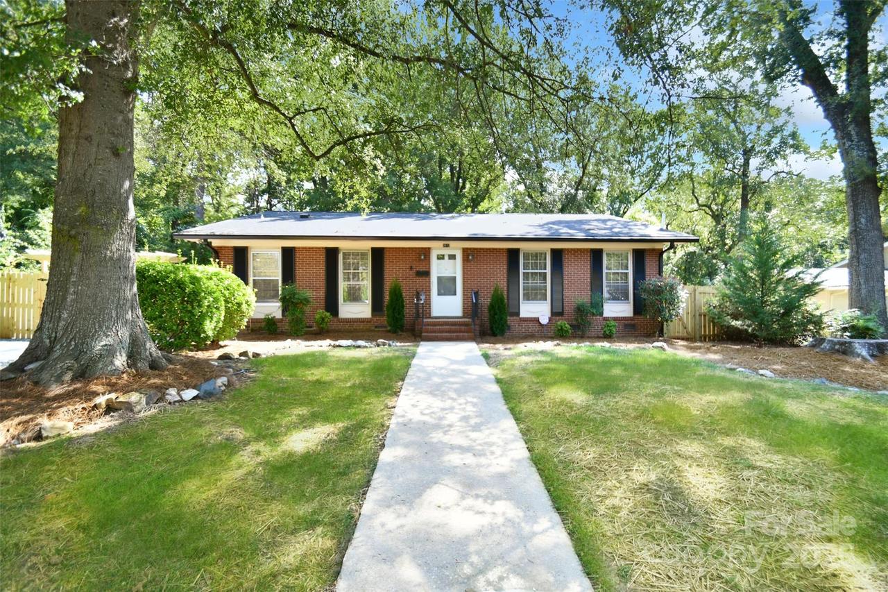 3612 Winterfield Pl., Charlotte, NC 28205