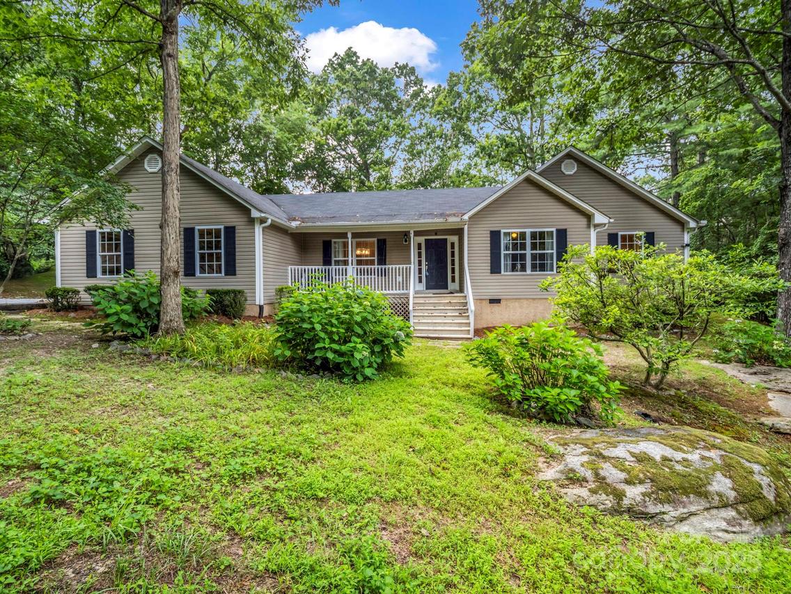 636 Shawn Rachel Pkwy., Hendersonville, NC 28792