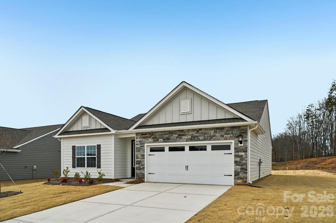 129 Jacobs Hill Pl., Troutman, NC 28166