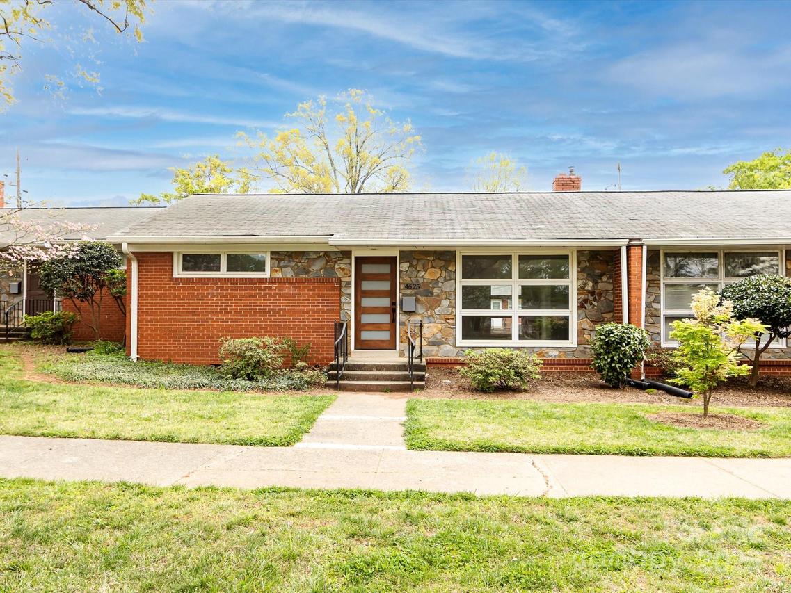 4625 Woodlark Ln., Charlotte, NC 28211