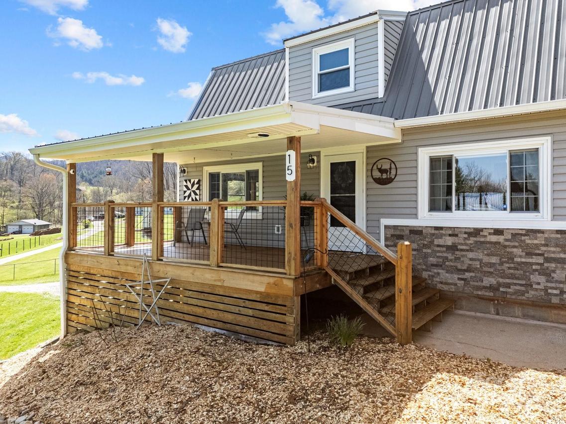 15 Ravenwood Ridge, Canton, NC 28716