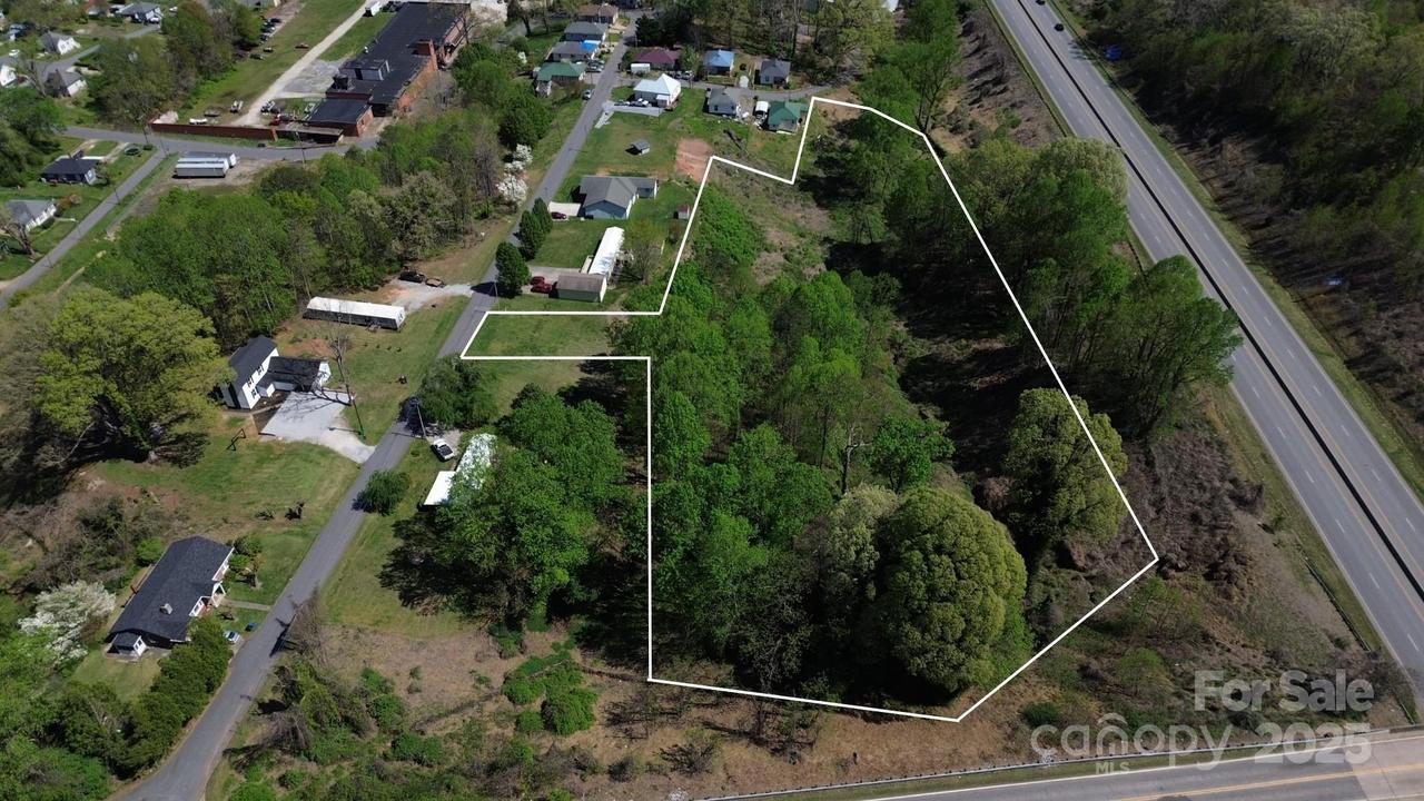 16 Hoyle St., Marion, NC 28752