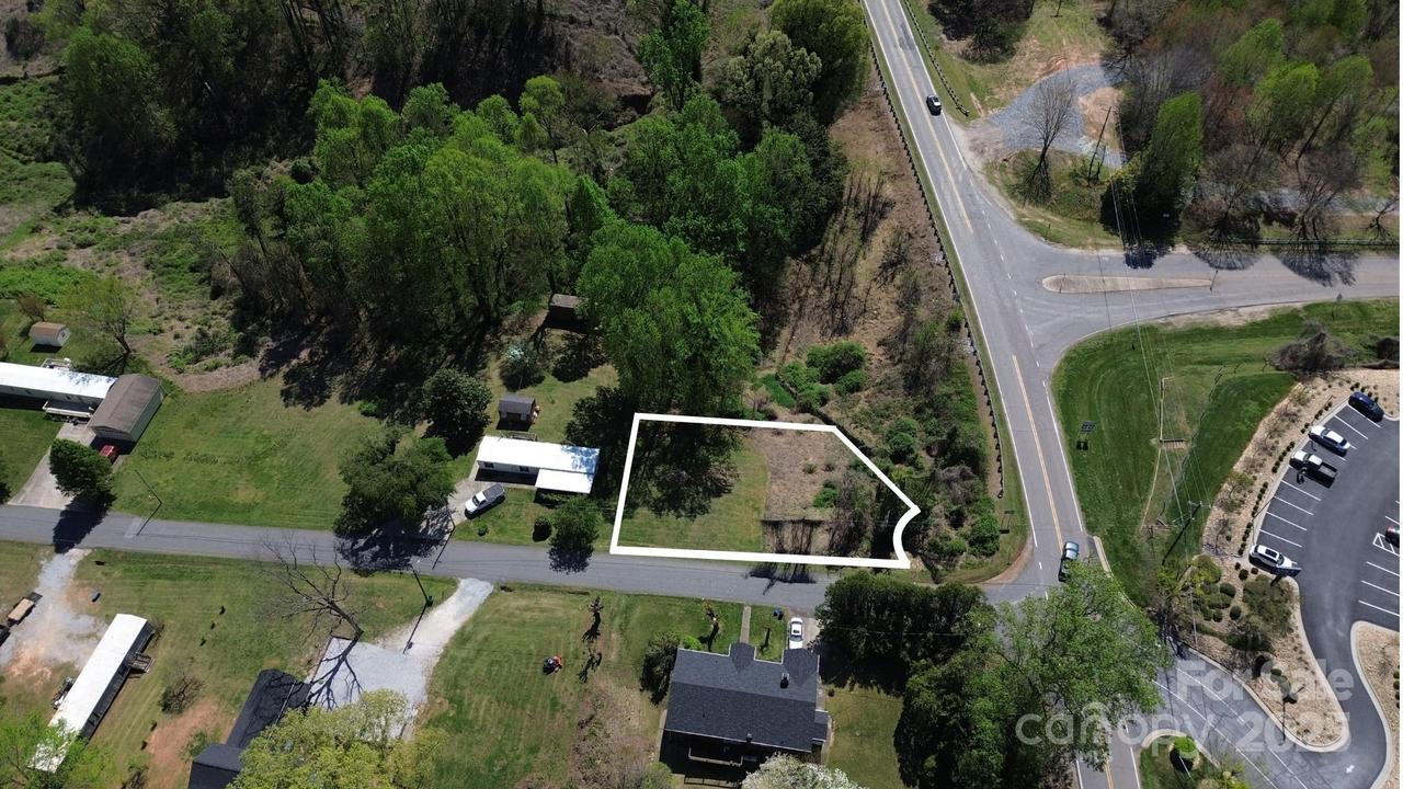 1 Hoyle St., Marion, NC 28752