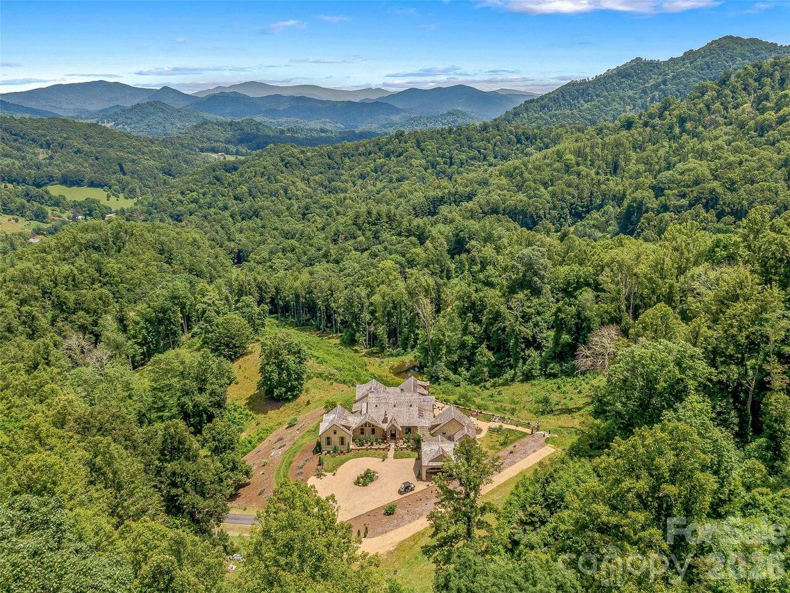 384 Doan Town Rd., Burnsville, NC 28714