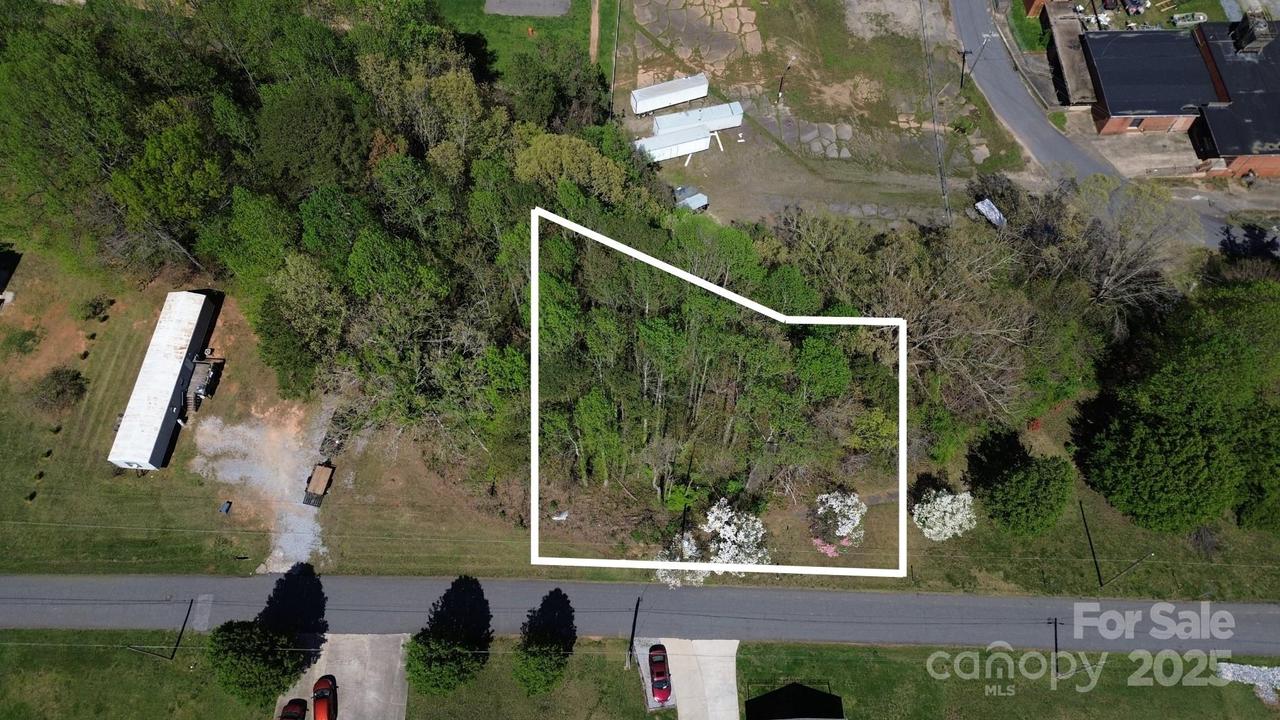 12 Hoyle St., Marion, NC 28752