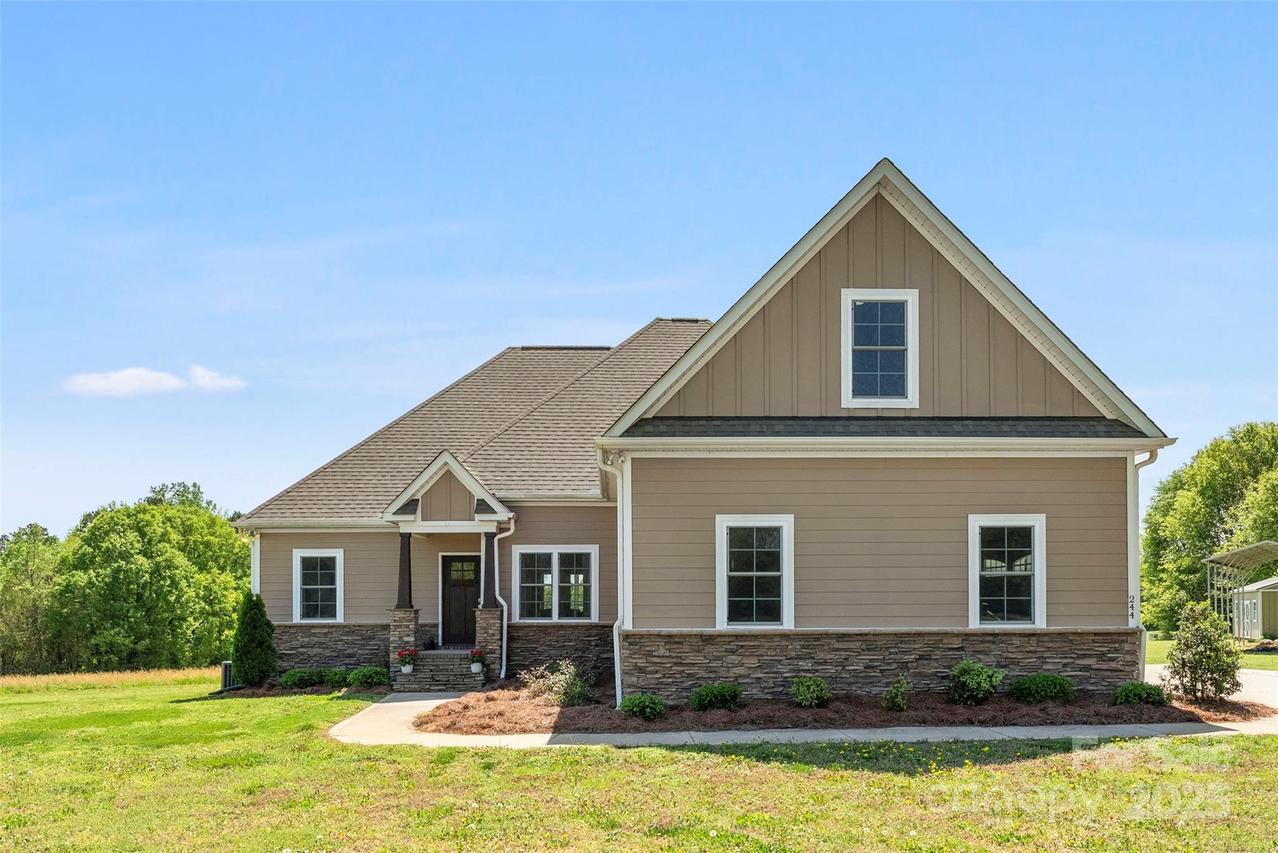 244 Alexis Lucia Rd., Alexis, NC 28006