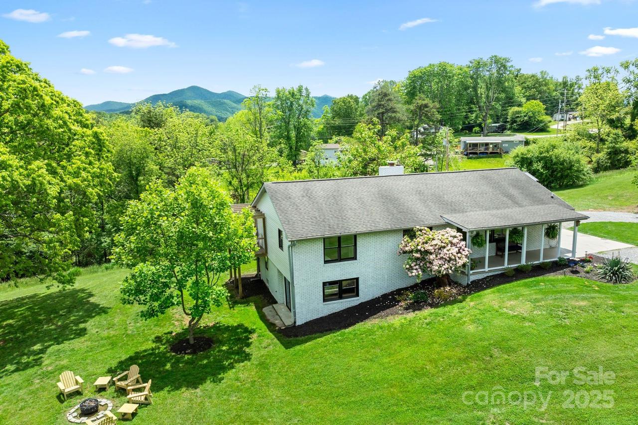 9 Mikayla Ln., Candler, NC 28715