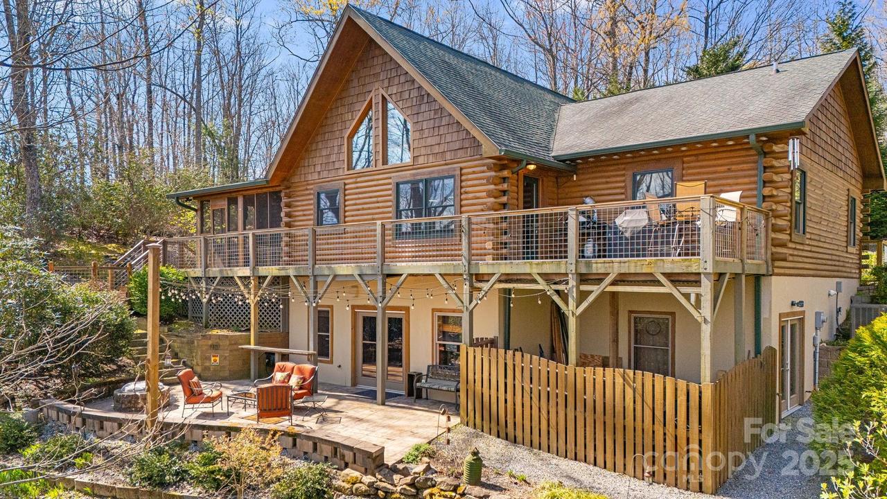 650 Faircrest Ln., Penrose, NC 28766