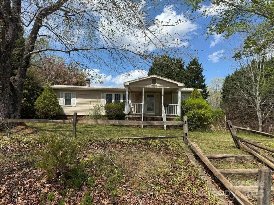 373 Chimney Rock Rd., Mill Spring, NC 28756
