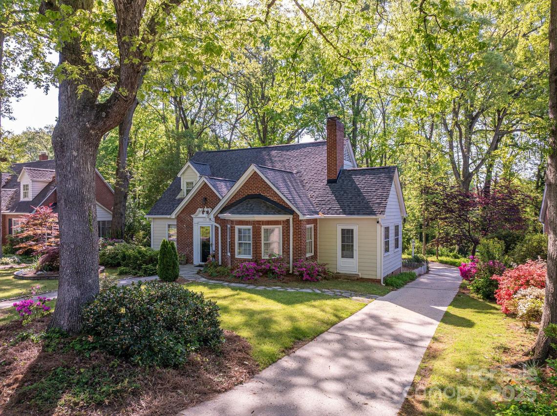 1220 Oakwood Ave., Gastonia, NC 28052