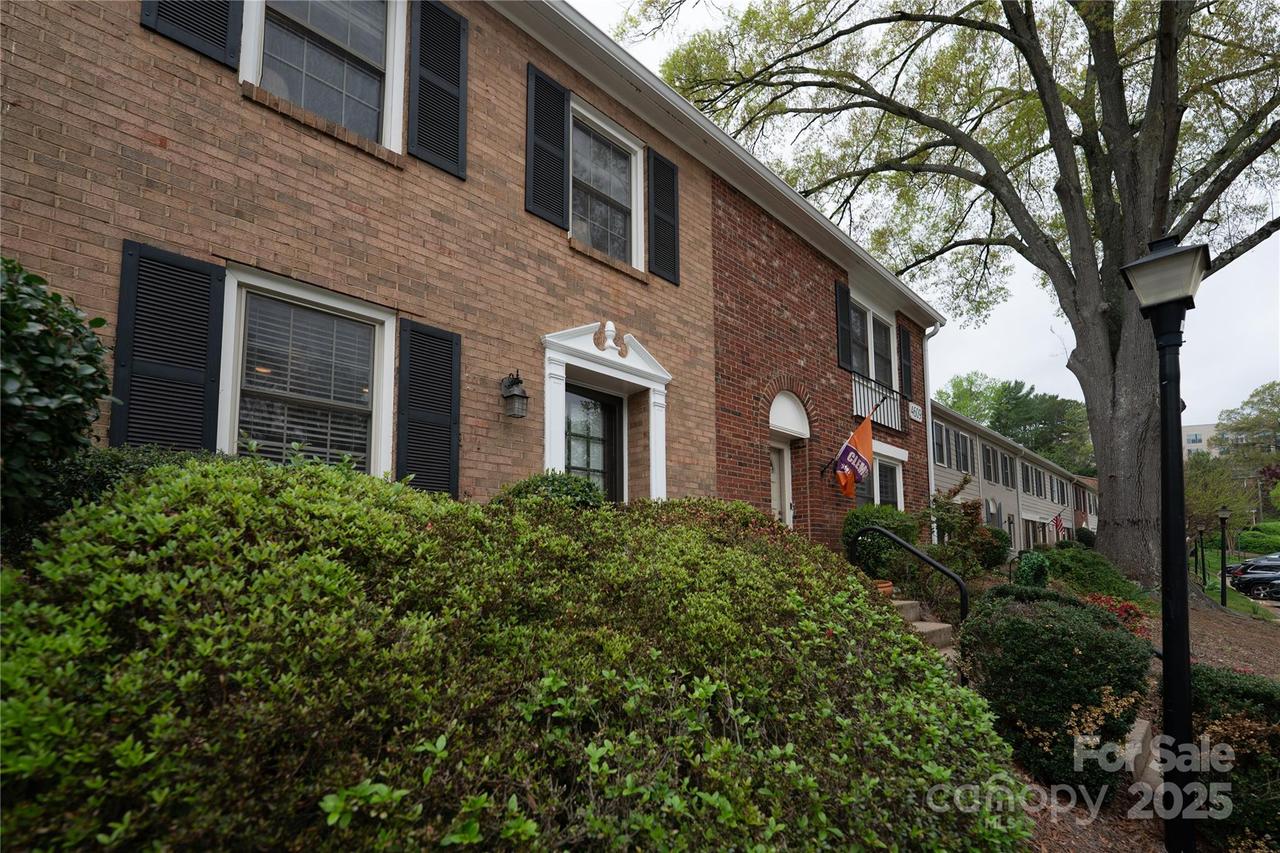 4609 Hedgemore Dr. #I, Charlotte, NC 28209