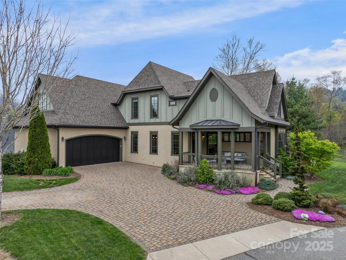 17 Kiftsgate Ct., Asheville, NC 28804