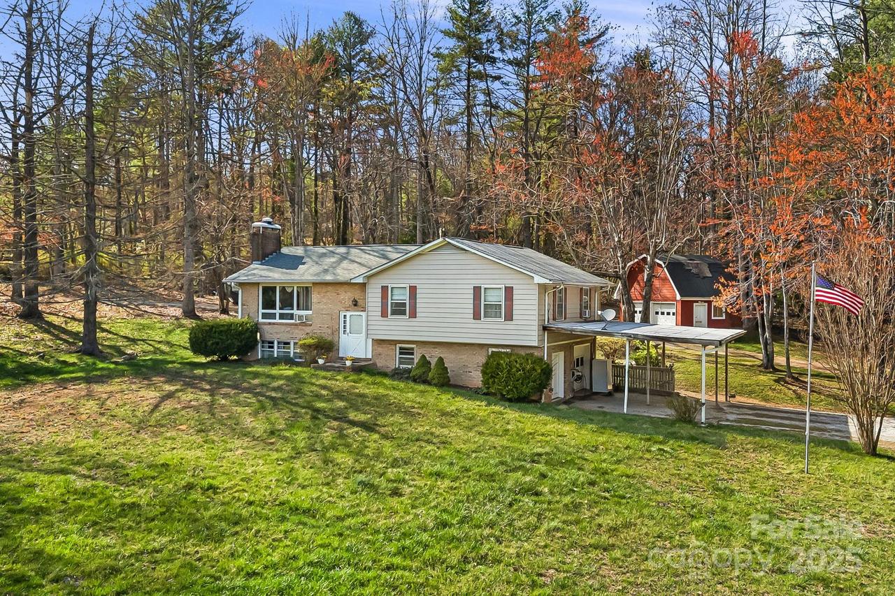 2221 Old Kanuga Rd., Hendersonville, NC 28739