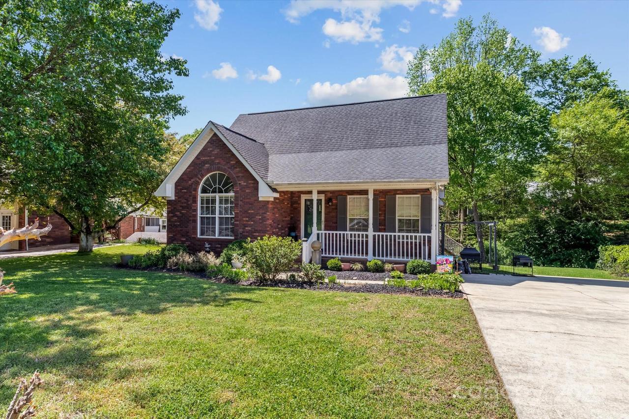1008 Autumn Ln., Concord, NC 28025