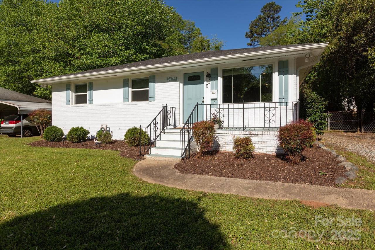 2404 Finchley Dr., Charlotte, NC 28215