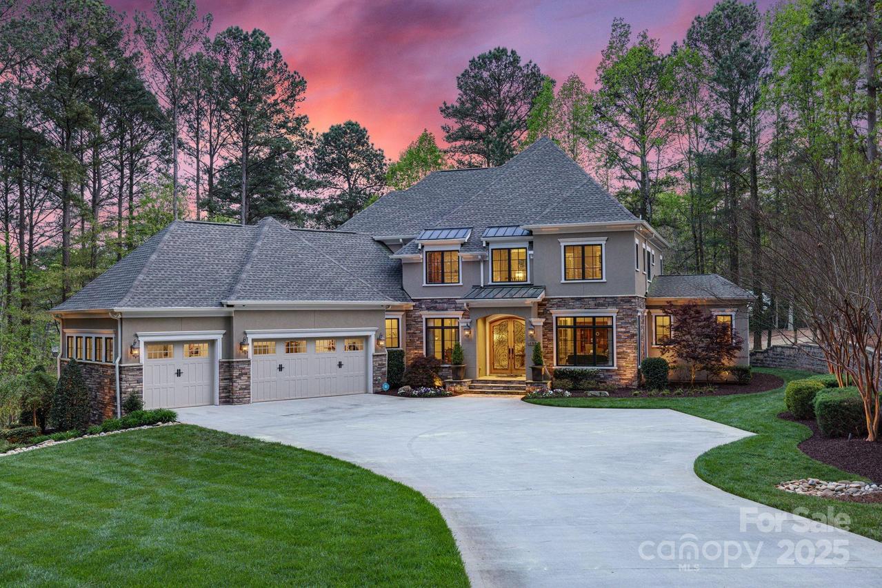 138 Great Point Dr., Mooresville, NC 28117