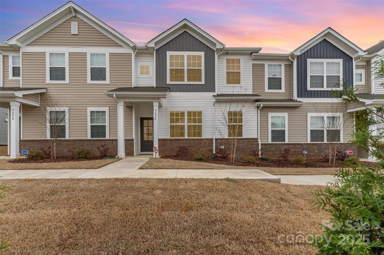 9654 Old Garden Cir., Gastonia, NC 28056