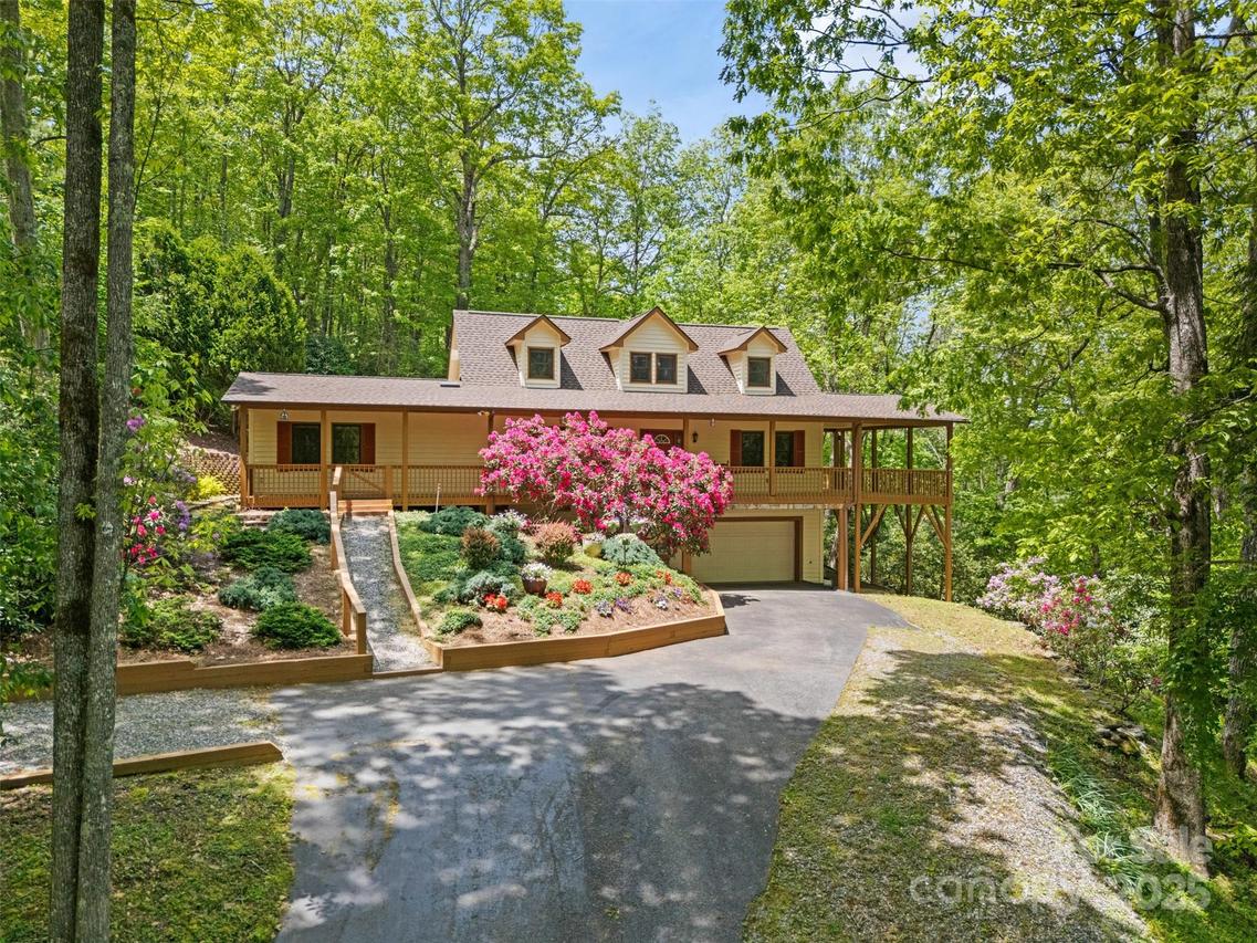 376 Deerfield Forest Pkwy., Boone, NC 28607