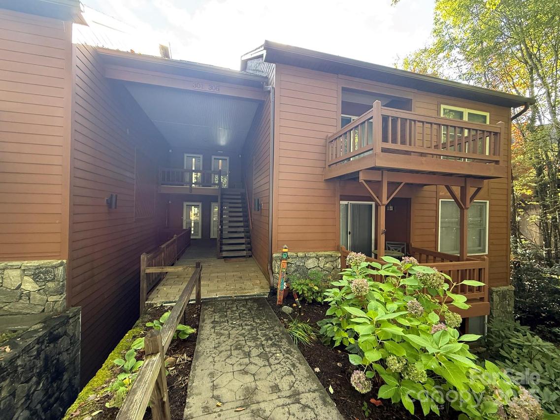 73 Toxaway Views Dr. #306, Lake Toxaway, NC 28747