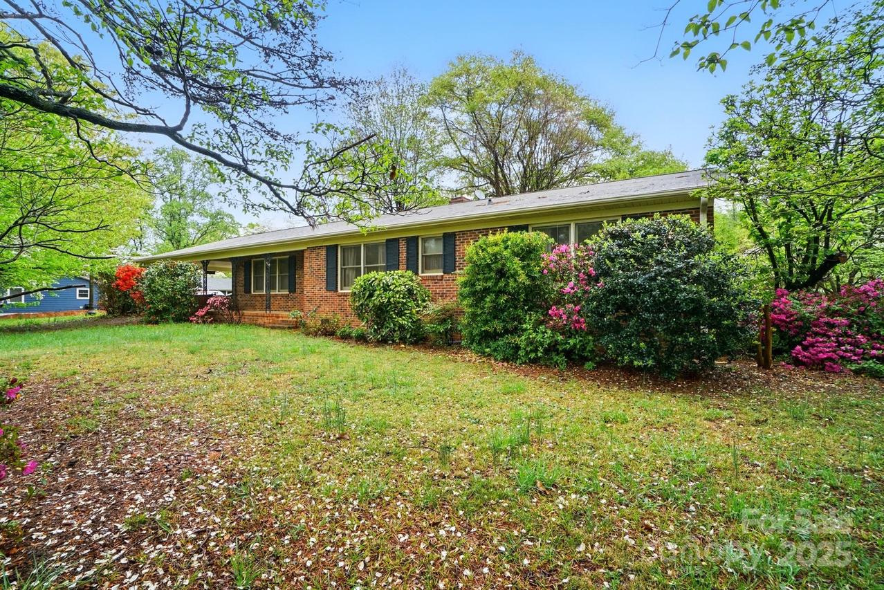 422 Sherrill Farm Rd., Lincolnton, NC 28092