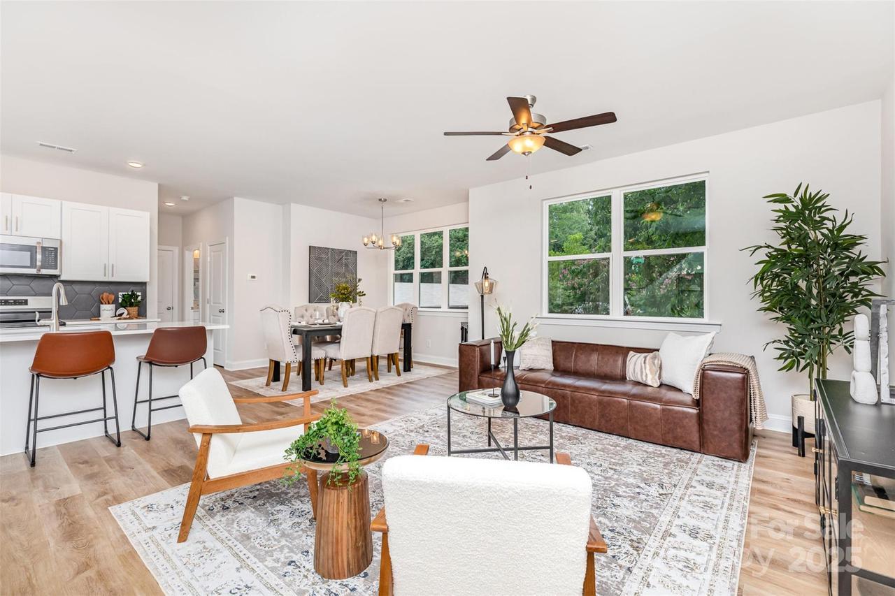 8935 Sharonbrook Dr., Charlotte, NC 28210