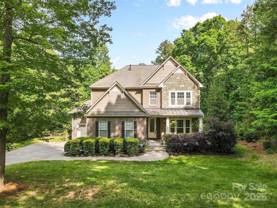 1320 Huntcliff Dr., Waxhaw, NC 28173