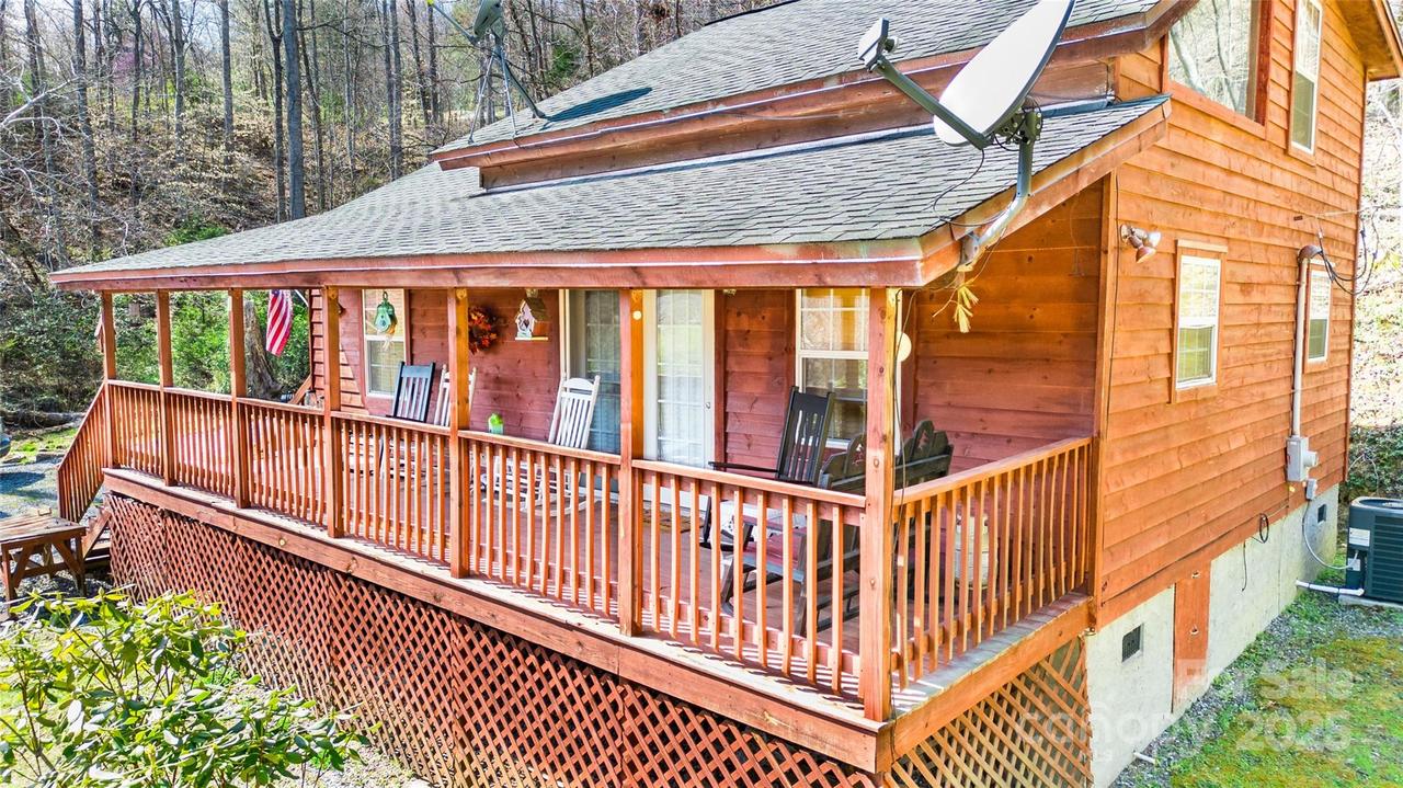 215 Honeysuckle Ln., Sylva, NC 28779