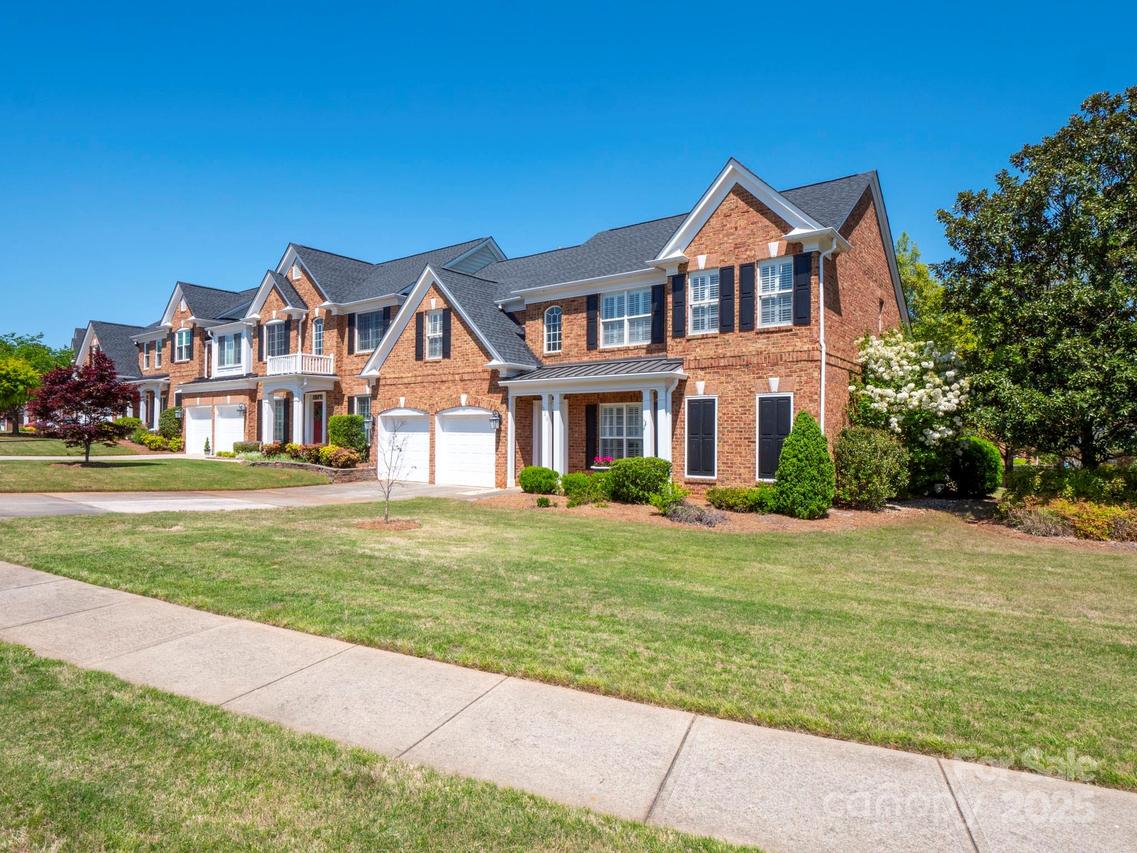 320 Falesco Ln., Matthews, NC 28105