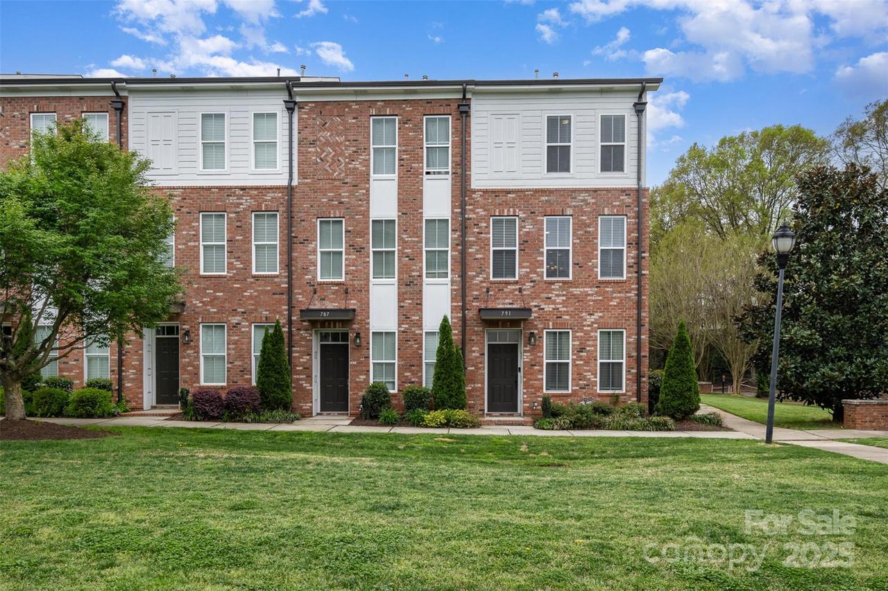 791 Seigle Point Dr., Charlotte, NC 28204