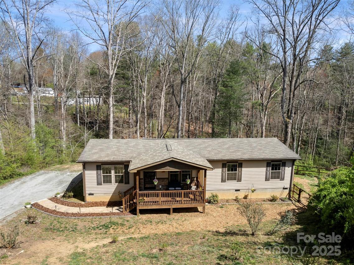 46 Mill Knob Dr., Mills River, NC 28759