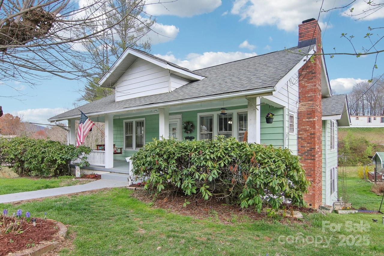 21 Henry Dr., Clyde, NC 28721