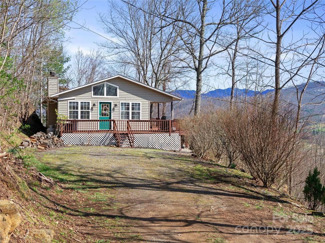 364 Blevins Knob Dr., Burnsville, NC 28714