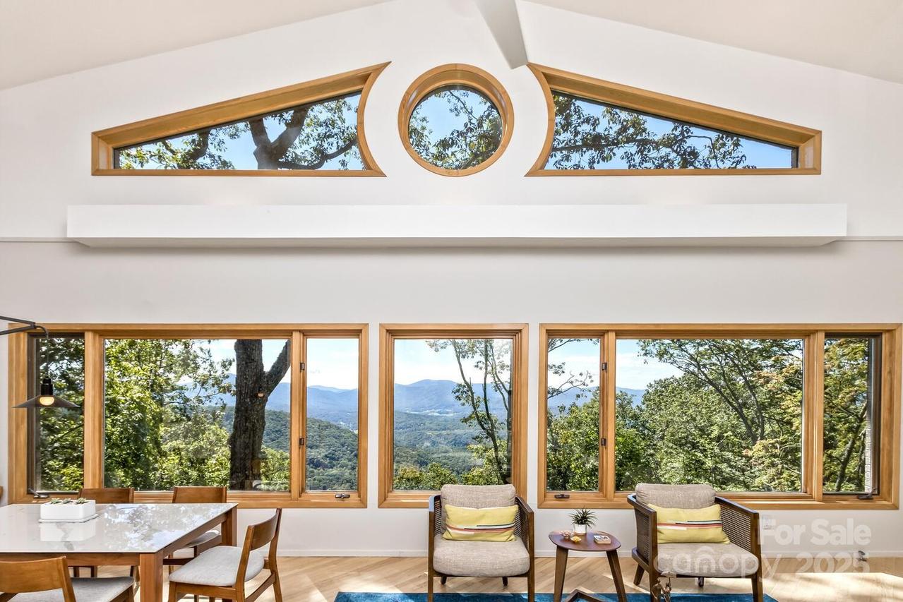 212 Chestnut Forest Rd., Fairview, NC 28730