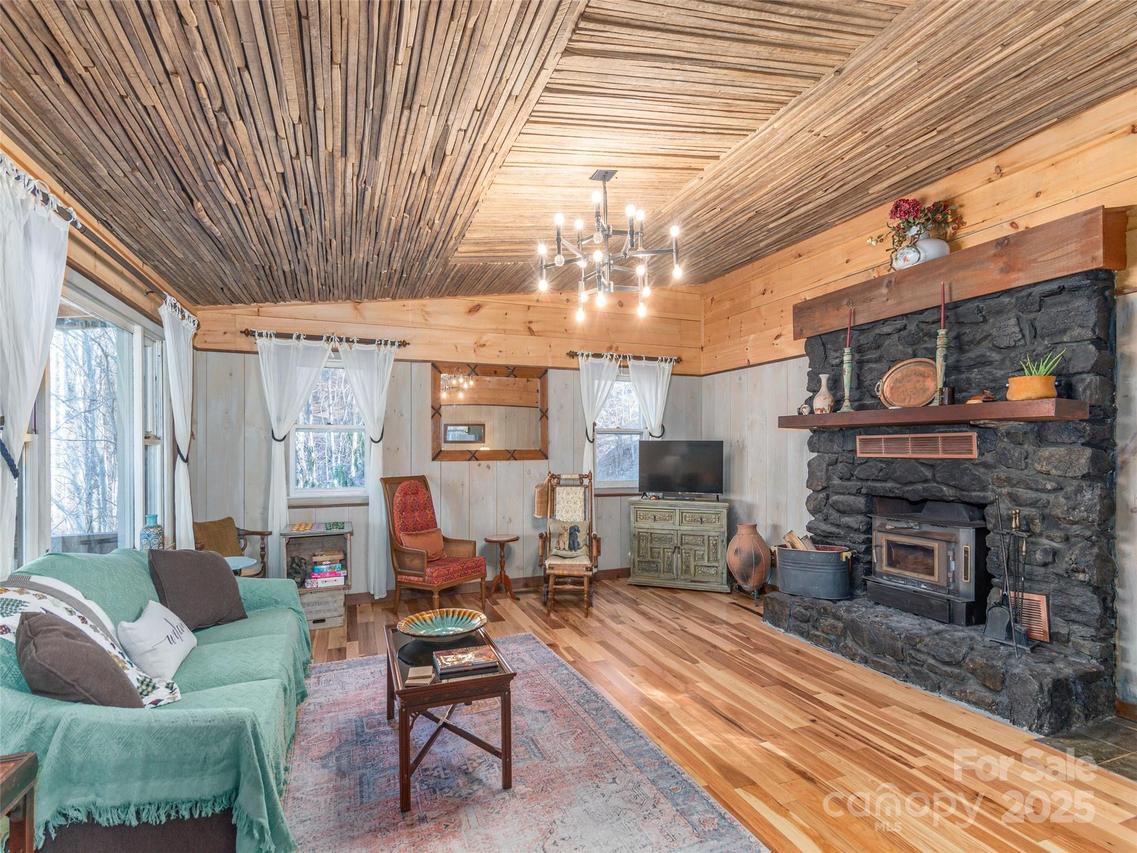 83 Rocky Ridge Rd., Balsam, NC 28707