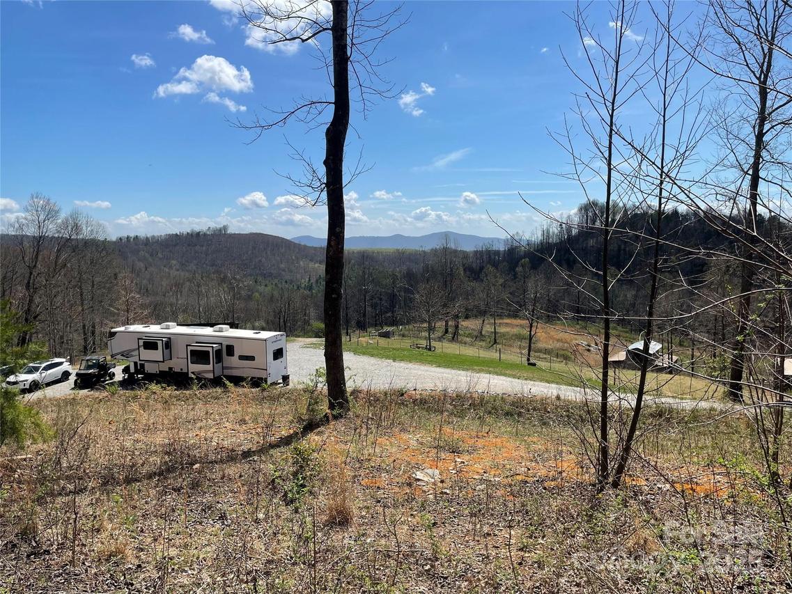 108 Blessed Valley Dr., Hendersonville, NC 28792