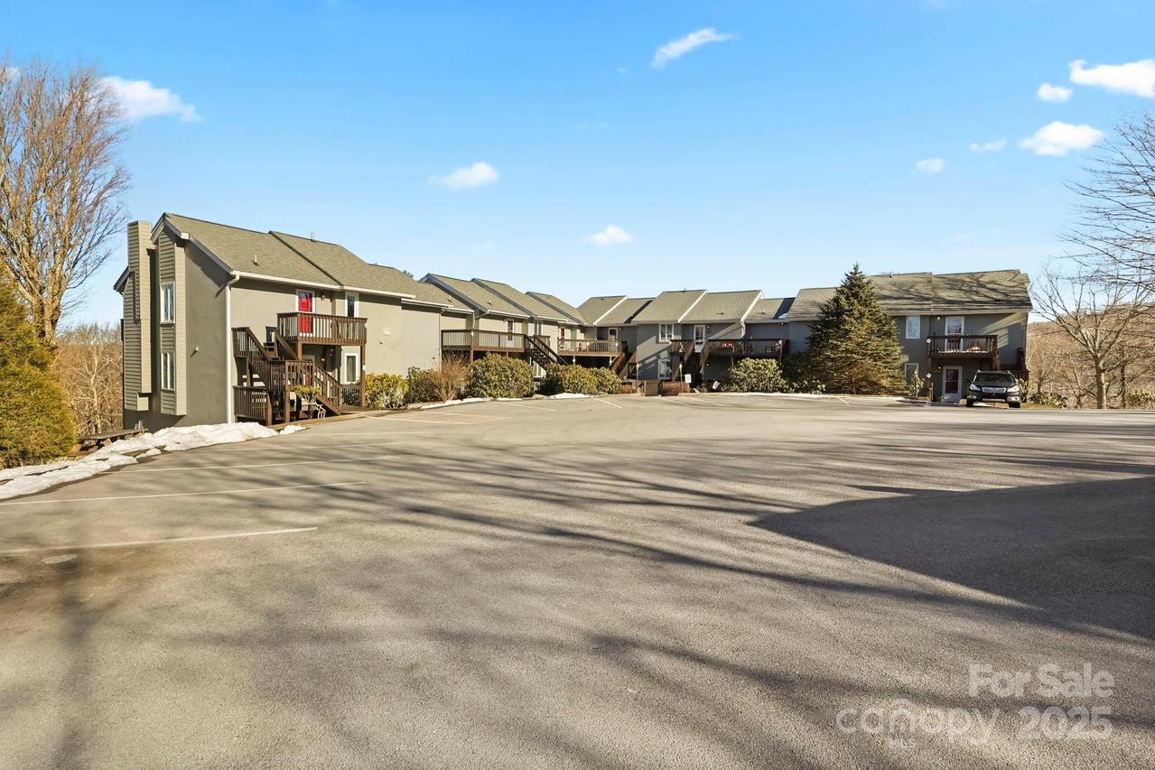 161 Skyleaf Dr. #E9, Banner Elk, NC 28604