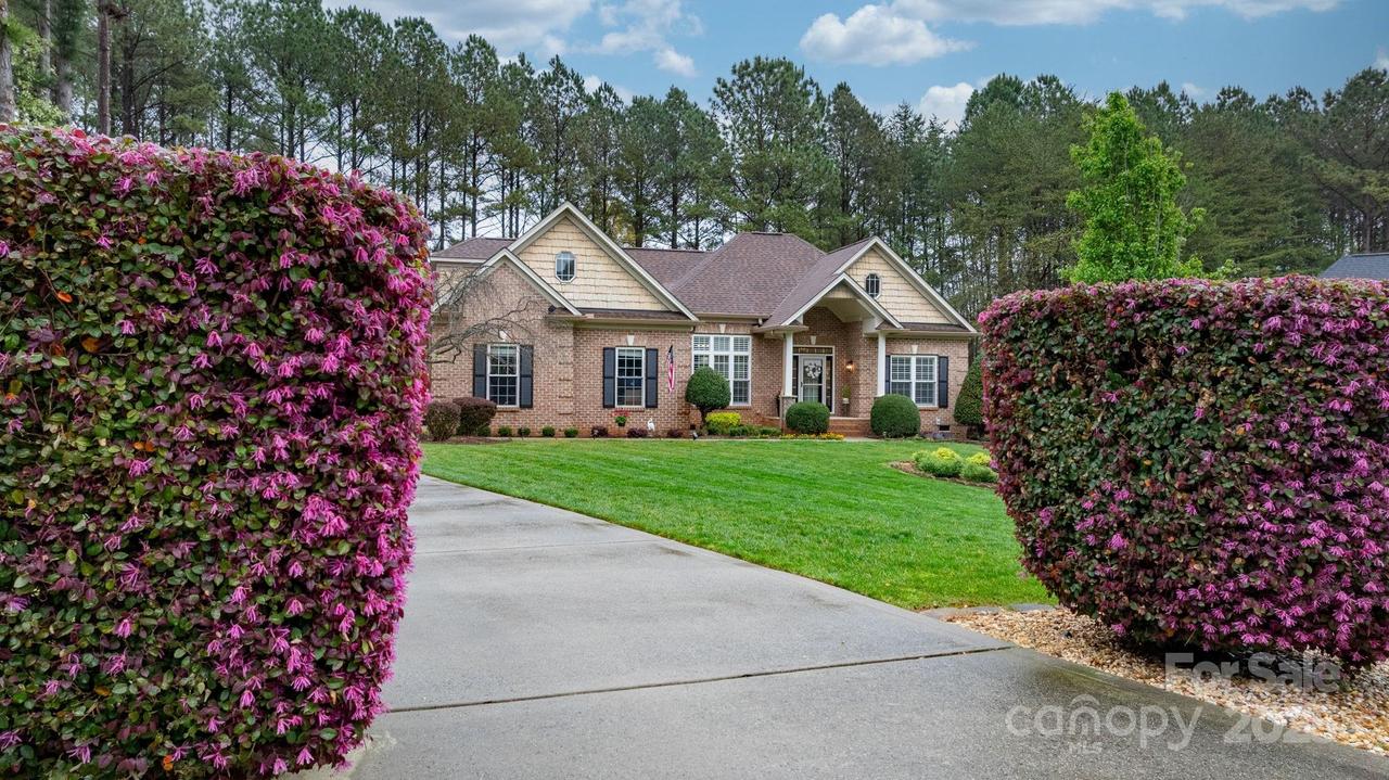 7268 Kiskadee Dr., Denver, NC 28037