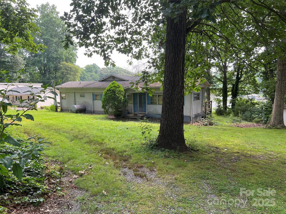 3136 Bass Dr., Sherrills Ford, NC 28673