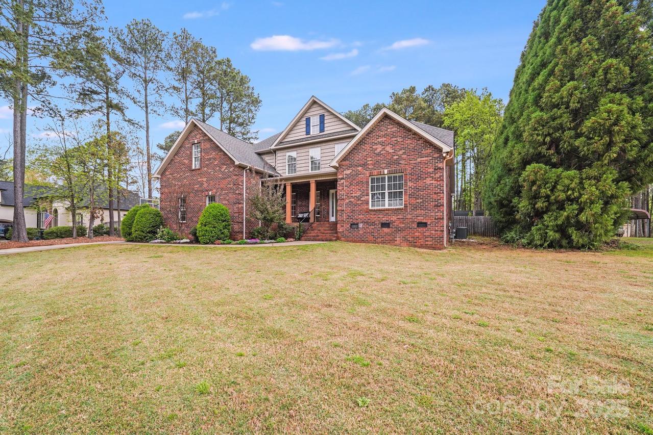 364 Chuckwood Rd., Mooresville, NC 28117