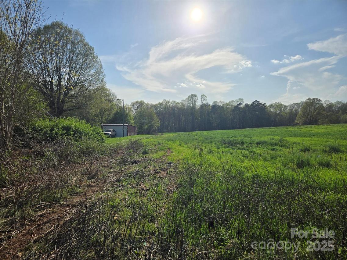 Falcon Rd., East Bend, NC 27018
