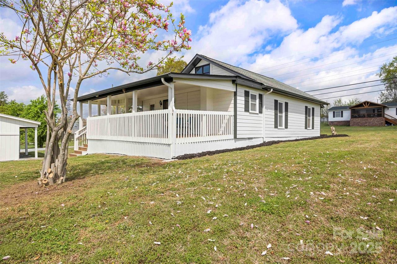 382 Cole Campbell Rd., Taylorsville, NC 28681