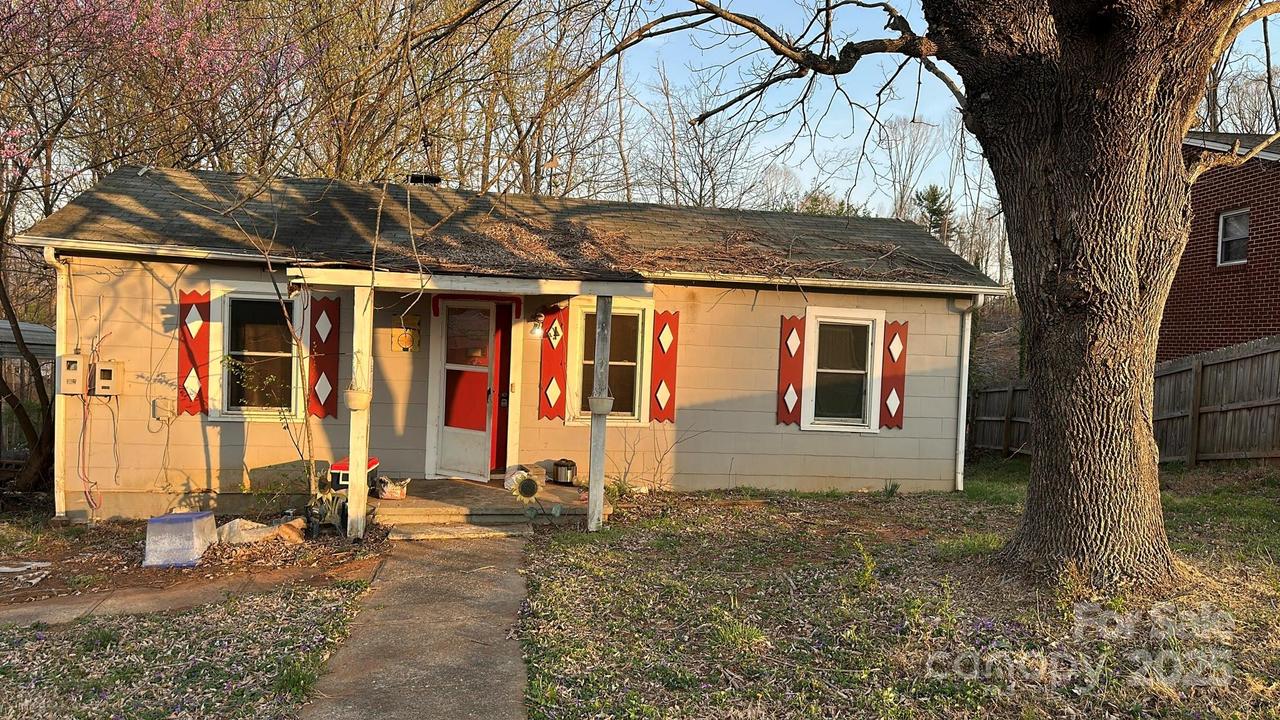 110 Logan St., Morganton, NC 28655