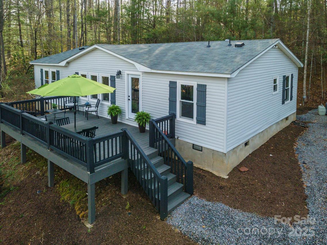 55 Whitaker Cir., Fairview, NC 28730