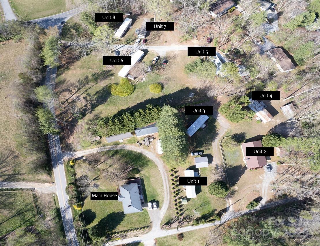29 Delta Dr., Hendersonville, NC 28792