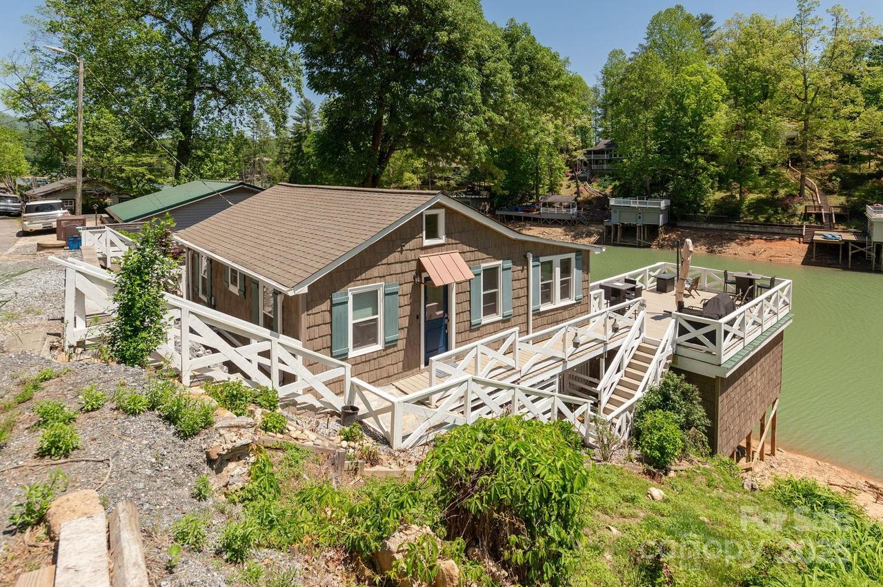 386 Charlotte Dr., Lake Lure, NC 28746