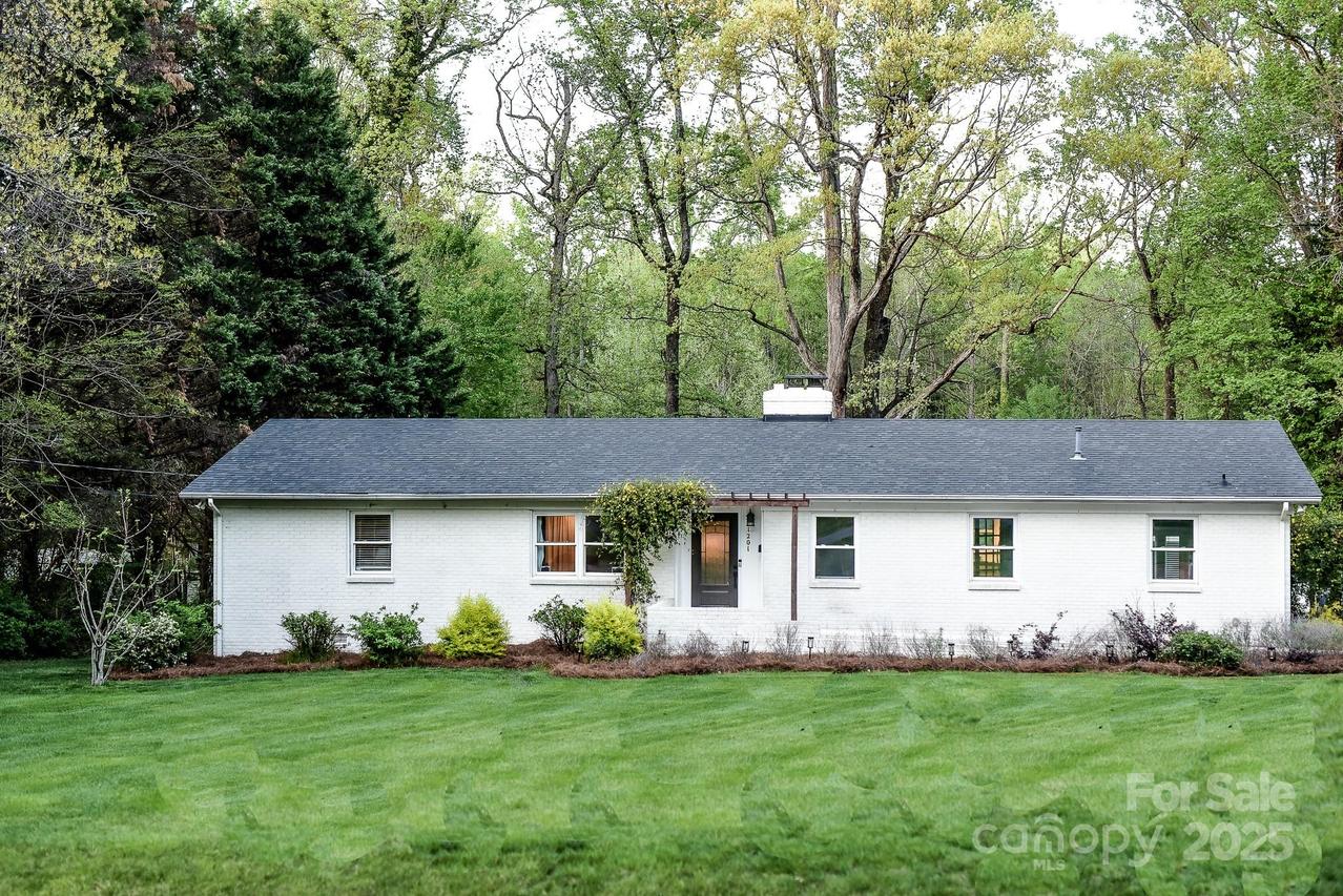 1201 Robinhood Cir. #D, Charlotte, NC 28227