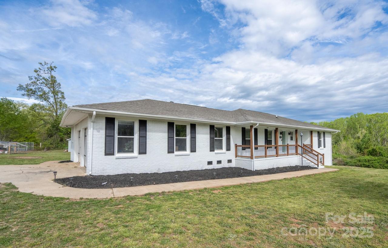 6599 Mcintosh Rd., Stanley, NC 28164