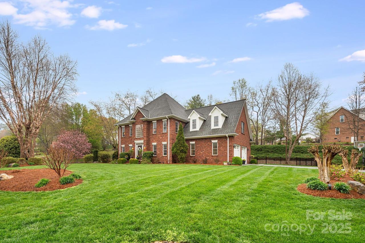 201 Springwood Dr., Valdese, NC 28690