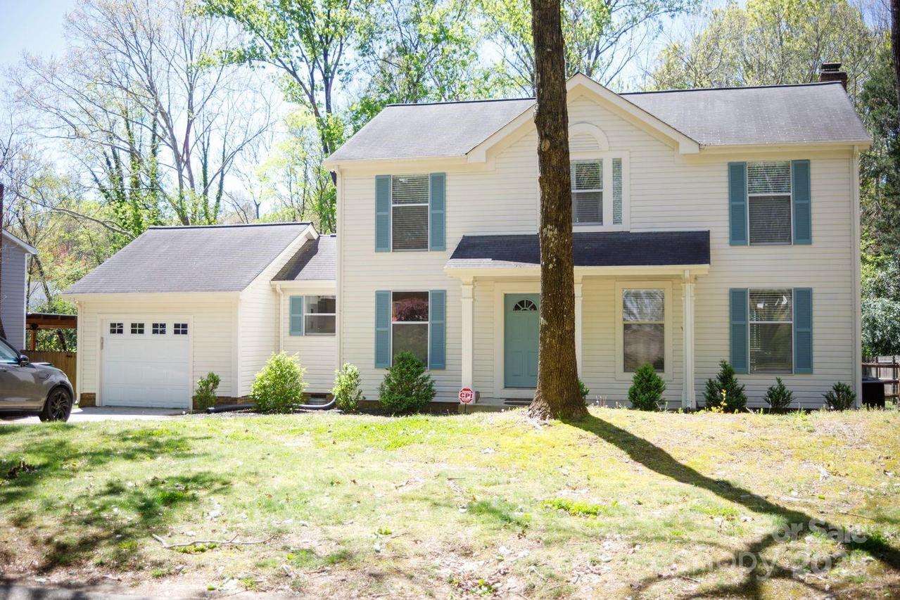 6718 Rollingridge Dr., Charlotte, NC 28211
